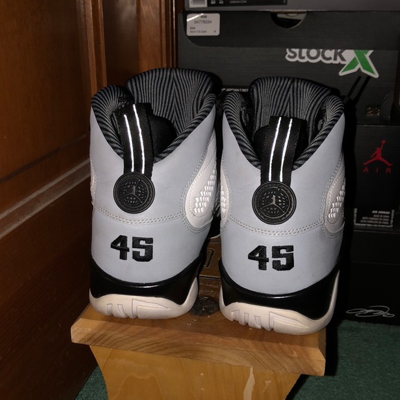 Jordan 9 Retro Barons - Picture 2 of 5